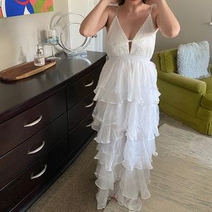 White ruffled dress ✨ size small